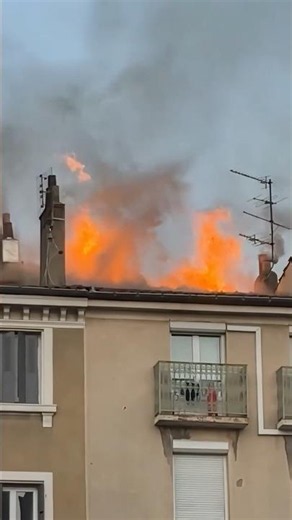 A MASSIVE fire in Valence 🤯
