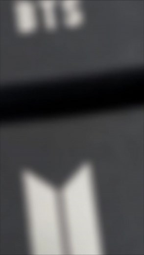 Jungkook এর নতুন ইয়ারফোন বিজ্ঞপ্তি