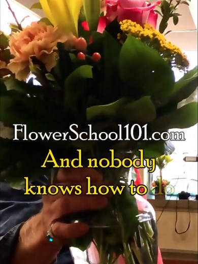 Simple Boho Vase Flower Arrangement in Under 3 Minutes