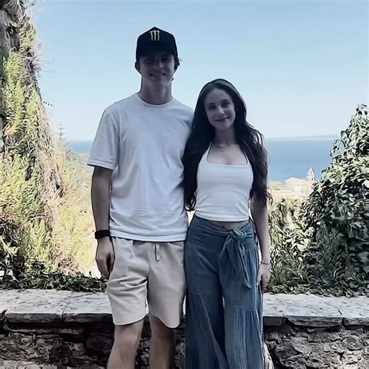 Jojo💞 on Instagram: "♡ I wish you all a happy new year tomorrow! I would like to thank you all for your support, Messages and everything!🤍 This year was a year with many ups but also lows. The First Race of the Season in Australia, wasn’t so good, but then Oscar rewarded himself with his first ever pole position and his first victory in 2025! 🥹 In Saudi Arabia, Oscar then took the lead in the WDC! The win in Miami was special it was the first win with Lily there.❤️ The win in Barcelona and Sp