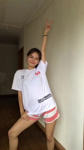 Dance Moves in a Home Setting: Step-by-step Tutorial