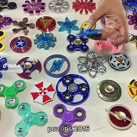 Exploring 2017 Nostalgia: Games, Memories, and Liminal Spaces