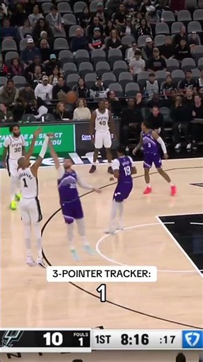 Wemby drills 5 threes in the first half 🎯