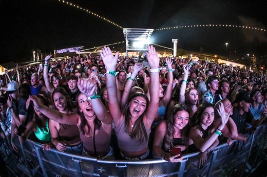 Summerfest's UScellular Connection Stage renamed T-Mobile Stage