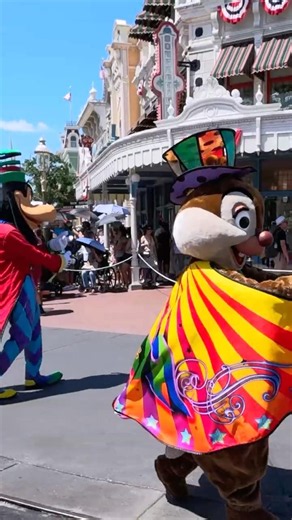 "Chip, Dale and Goofy's Dance Party!" #waltdisneyworld #magickingdom #shorts #disneyworld