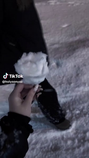 Cold Hands, Warm Heart: Snow Rose Tutorial