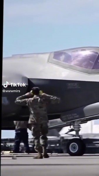 Fighter Jet Maintenance: Behind the Scenes