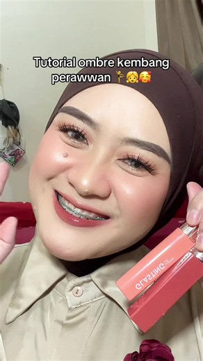 Tutorial Ombre Lips Kembang Perawan: Cara Pakai Wardah Glasting