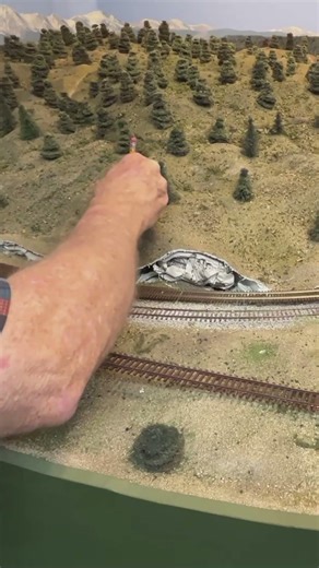 MODEL RAILROAD CONSTRUCTION | Building a Critical Helper Pocket on Raton Pass!