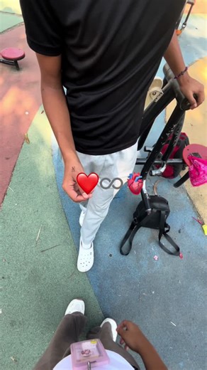 Handshakes Tutorial for Couples and Friends