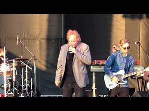 Eddie money baby hold on Long Island 2017
