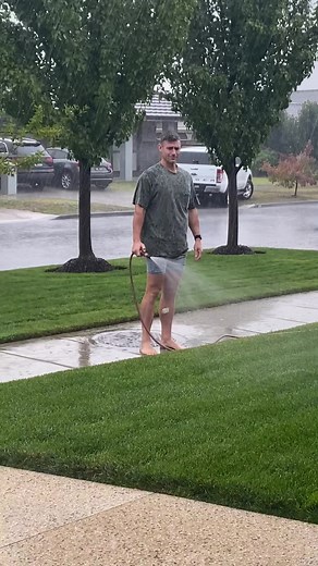 240K views · 836 reactions | Dan's chore schedule said "water lawn" so he did. #Rain #Fail Want to be Featured? Message us your Funny Videos! | Funny Videos | Facebook