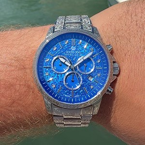 NEW RELEASE: Extremely limited quantities. The new Palais Royale 2.0 collection is now available in fresh colors like Ocean Blue, Butter Yellow and more. Only a very small number available. 📦 Free worldwide shipping 💎 Scratch-resistant sapphire glass 🇨🇭 Ronda 5030.D STARTECH® movement 💫 60-month warranty 👉 Order now and enjoy! | Louis XVI