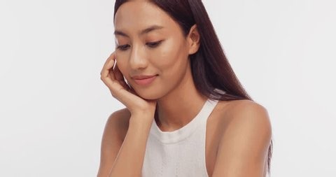 clip-4001933925-portrait-young-asian-girl-light-makeup-perfect