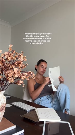 Jess Martin | Business Mindset Coach on Instagram: "In ain’t for the faint of heart.. 1️⃣ Outlaying thousandsss before selling one single ticket and just trusting it will pay off. Believing in an outcome before the proof is there is the real game. 2️⃣ Cutting up branded stationery with scissors made for 3 year olds 💀 Every detail made with love. 3️⃣ Teaching myself event marketing, back-end ticket sales and logistics, and how to do it all while maintaining our quiet luxury vibe. 4️⃣ Doing one m