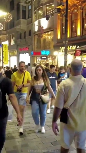 istanbul turkey 🇹🇷 night 🌙 walk 🚶‍♂️ #shorts #istanbulturkey #istanbulnightlife #istanbulturkeyvlog