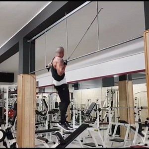 珞Freestyle Pull ups️‍♂️  Seguimi su INSTAGRAM ✔@ad_trainer84 ️‍♂️Perdi peso in breve tempo  Coaching on-line • • • • #fitnesslife #fitnessfreaks #fitnessfood #fitnessfun #fitnesspro #fitnessman #fitnessmen #fitnesswoman #fitnessgirl #beastmodefitness #beastmodebarbie #beastmodeoff #beastmodel #beastmodeengaged #fitnessmodel #beastmode_training #beastmodeactivated | Adtrainer Program | Facebook