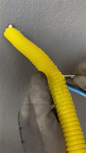 The rare technique electricians use to pull wires#ElectricalTips #WirePulling #ProTechnique