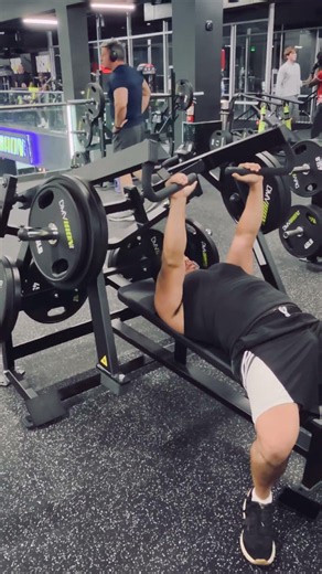 Machine Bench Press For Reps!