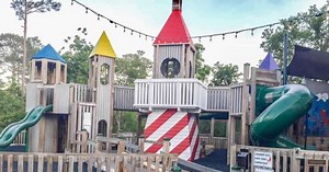 The Village of Baytowne Wharf: Restaurants and Entertainment Guide