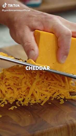 Have a #tailgate or #picnic coming up ?? This Pimento #Dip will have your “fans” cheering 😉 #learnontiktok #tiktokcooks #recipe #cheese
