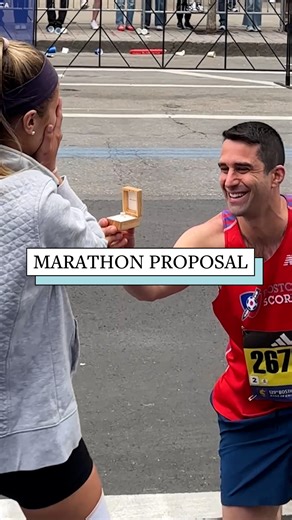 Marathons are cool, but proposals are even better! #marathon #proposal #engagement | Reader's Digest