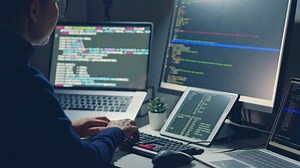 Jeune femme asiatique, développeur programmeur, ingénieur : vidéo de stock (100 % libre de droit) 1089825719 | Shutterstock