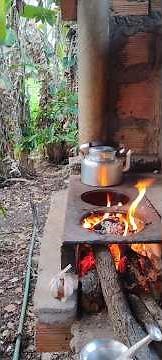 SUÃ SUÍNO NO FOGÃO A LENHA 🔥🍲 | Comida simples da roça que aquece o coração