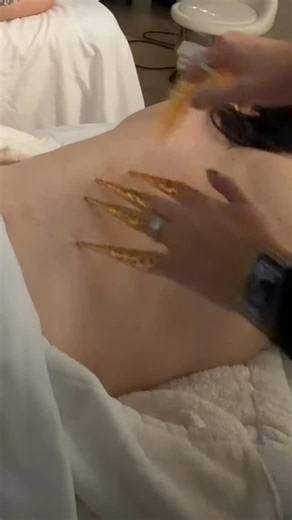 Scratch therapy is more than a soothing sensation. It’s a gentle nervous system reset. Through slow, rhythmic touch, the body shifts into its parasympathetic state — where stress softens, breath deepens, and feel-good neurochemicals are released. This is where endorphins ease tension, serotonin supports balance, dopamine restores gentle motivation, and oxytocin creates a sense of safety and connection. Not rushed. Not overstimulating. Just deeply restorative care — designed to help your body rem