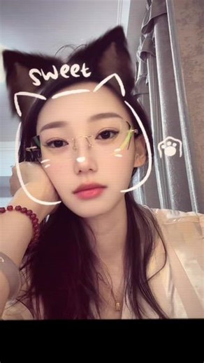 想念你香香的头发和落在我脸颊上的吻#美女不6泪 #le #wlw