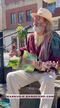 Busker CONNECTS with Homeless with his song ‘Howl at the Moon’