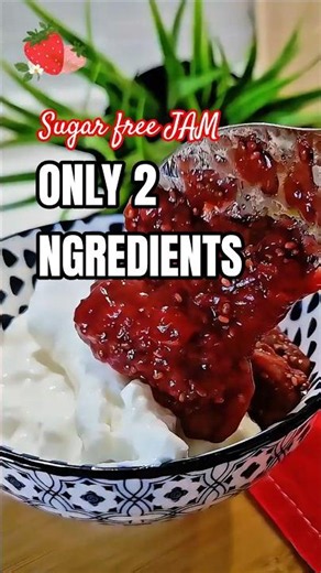 HEALTHY Strawberry Chia Jam! No Added Sugar 🍓✨ #howtocook #shorts