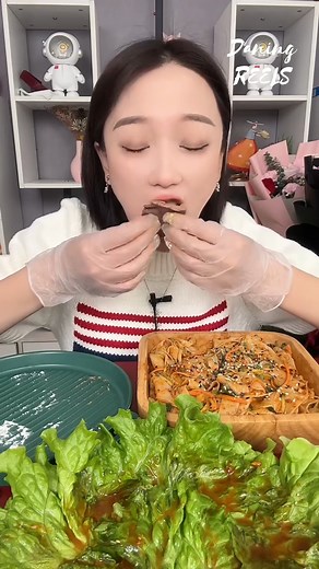 58K views · 487 reactions | Chinese Eating Cake So Fast Challenge #icecream #mukbang #dessert #cake #reels #asmr | Daning ASMR | Facebook