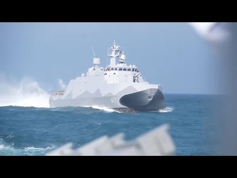 Taiwan navy holds drills with Kuang Hua VI fast attack missile boats and Tuo Chiang-class corvettes