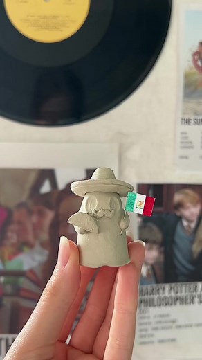Clay ghost 👻 inspired by Mexico 🇲🇽 DIY tutorial 🌮 part 1 #clayghost #clay #airdryclay #airdryclayghost #diy #airdryclaycrafts #claycrafts #diyclaycrafts #cutexlaycrafts #ceramics #easycrafts #handmade #cutethings #mini #ghost #claytutorial #cuteghost #tutorial #Mexico #mexico #craftsforkids #fimo #fimoclay #pottery #howtomake