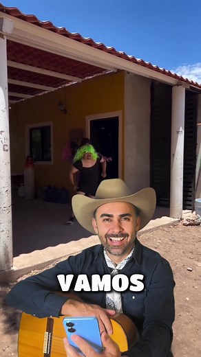 😂 @losdelejid0 Por la mamá lo que sea — incluso el disfraz. 👇 ¿Tú hasta dónde llegarías? Cuéntame abajo. #humor #mexico #musica #parati #fyp