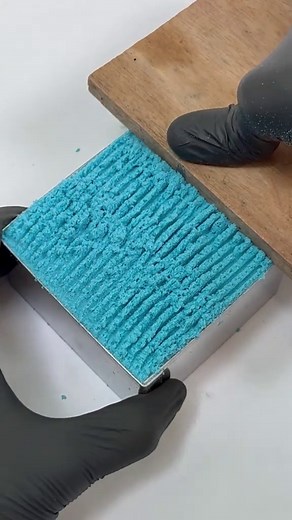 Kinetic Sand Cutting for Relaxation and ASMR