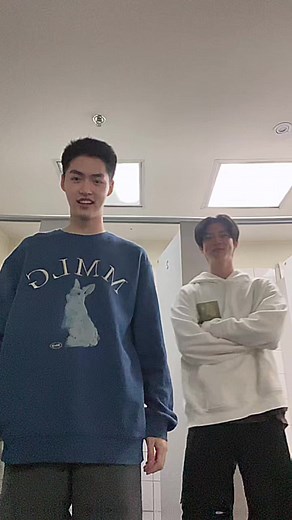 Sticky Dance Tutorial with Teacher Aston Luengvoraphan