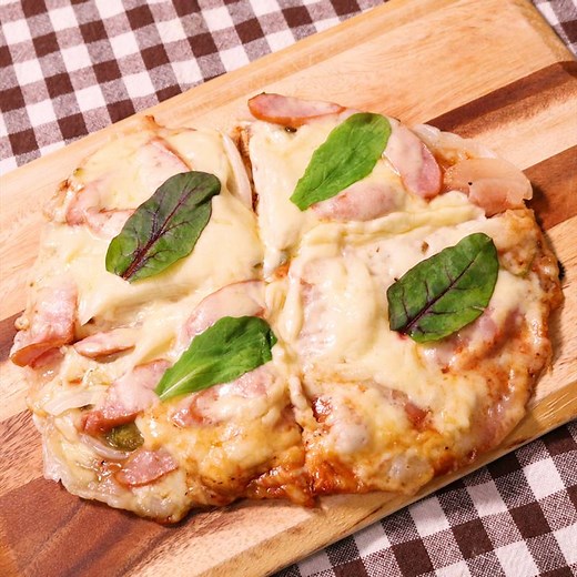 カリッと仕上がる！フライパンで餅ピザ 作り方・レシピ | クラシル