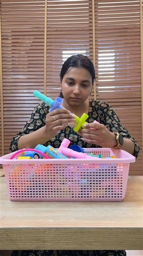 👀 Side or peripheral glancing is a subtle behavior sometimes observed in children with autism. Instead of looking directly at an object or person, they may glance from the corner of their eye. This is more than just a “quirk” — it often has an underlying reason. 🔹 Why it Happens Children with autism may use peripheral glancing to: •Process visual input differently → Direct eye contact can feel too intense, so side glances are easier. •Explore sensory experiences → Watching light, movement, or 