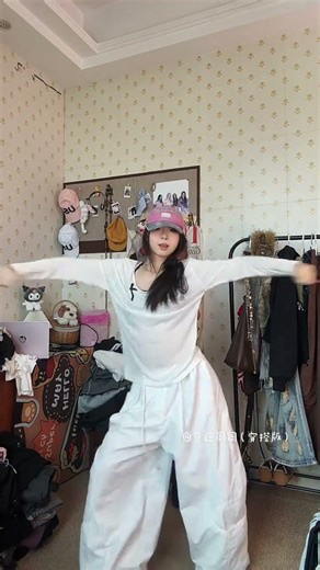 The fitness of white blouse and atmosphere dance is 100 #Rain is the fireworks of