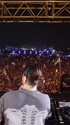 Alesso Pays Tribute to Liam Payne with 'Midnight' at Concert