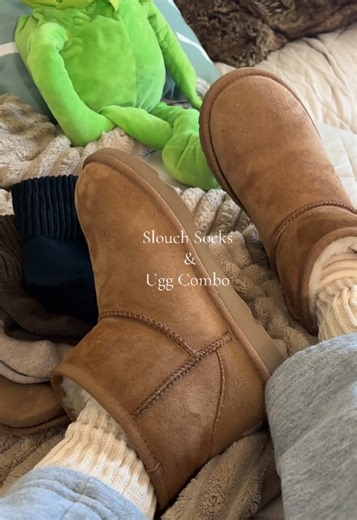 These are the perfect slouch socks!! They are thick & the perfect length #slouchysocks #thicksocks #socksforuggs #uggseason