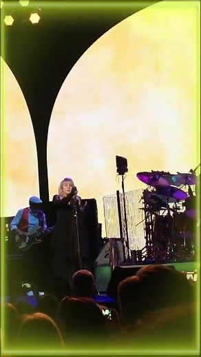 Fleetwood Mac Rhiannon Live Classic Lineup Performance