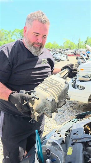 Eaton M90 Supercharger