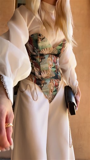 LA MUSA on Instagram: "Just timeless – Venus Corset 🐚"