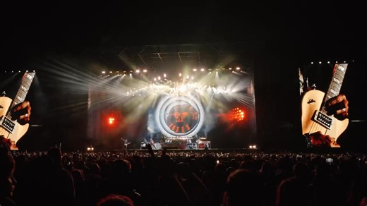 Santiago, what a city! Each N’ every one of you made this night unforgettable. | The General Guns N' Roses