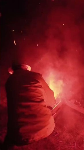 Stay tuned for some more hand lit shows next week! #pyro #fireworks #pyrotechnician