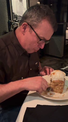 I’m sorry I can’t talk right now.😴😴 | Rodney Carrington