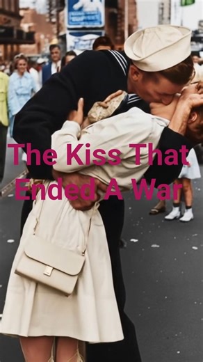 V-J Day in Times Square (1945) aka The Kiss That Ended a War #history #ww2 #viral #shorts #photo